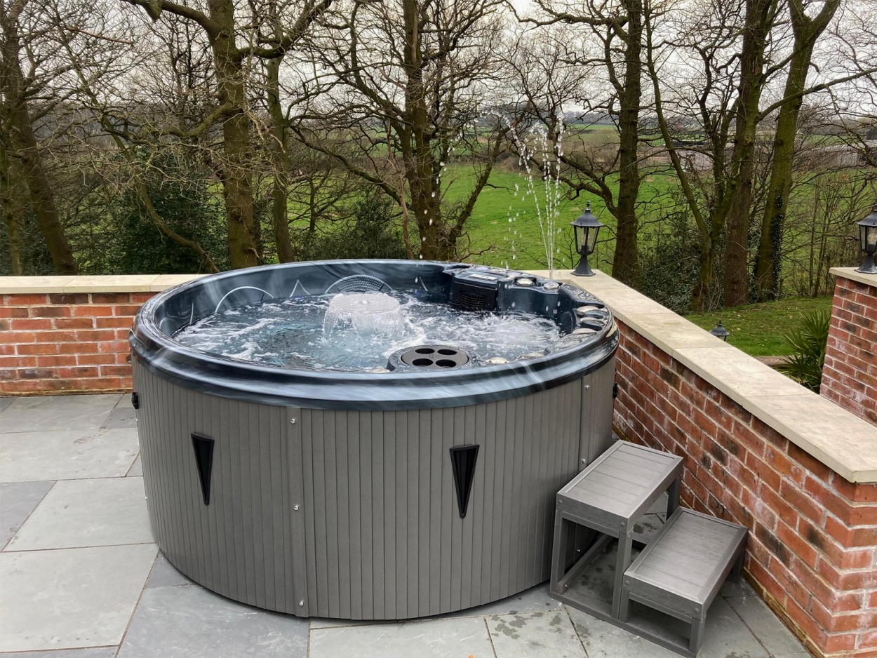 Winston Hot Tub™️ Hot Tubs & Swim Spas Leicestershire
